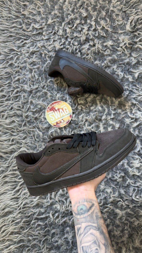 Producto - JORDAN RETRO 1 LOW X TRAVIS SCOTT VELVET BROWN