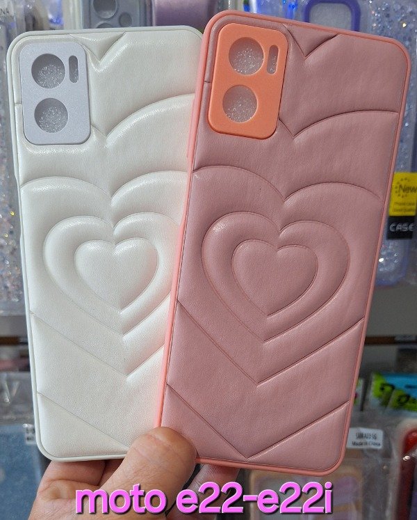 Producto - Fundas puffer corazón. Moto e22-e22i