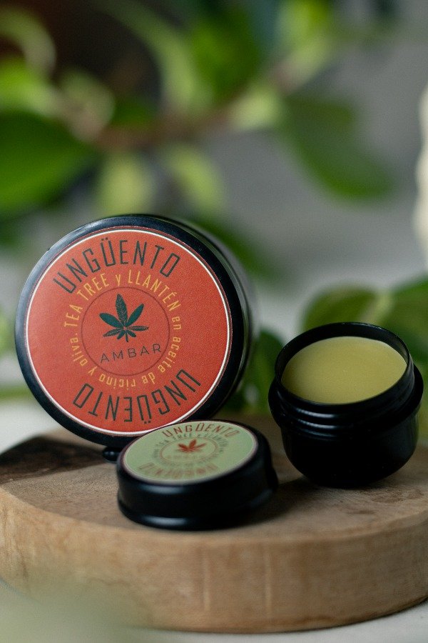 Producto - Ungüento de Llantén y Tea tree
