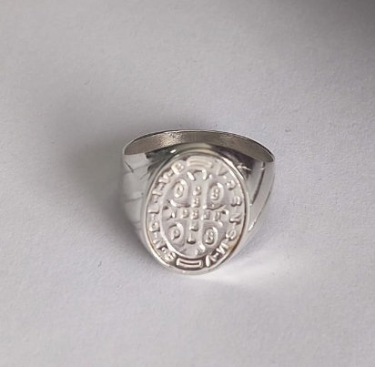 Producto - Anillo San Benito oval de plata 925