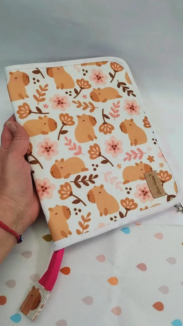 Producto - ORGANIZADOR PEDIÁTRICO Capibara con flor