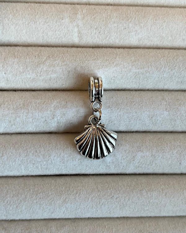 Producto - Dije estilo charm almeja