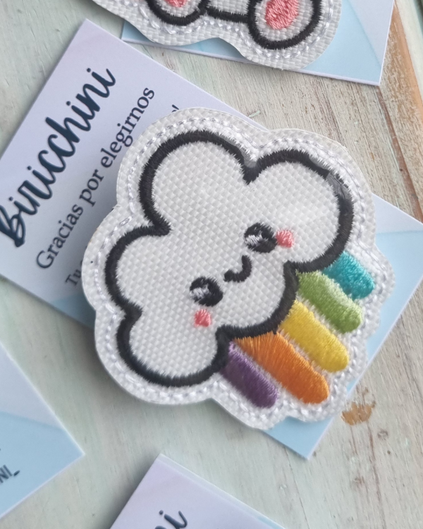 Producto - Pines Personalizados -  "Nubecita"