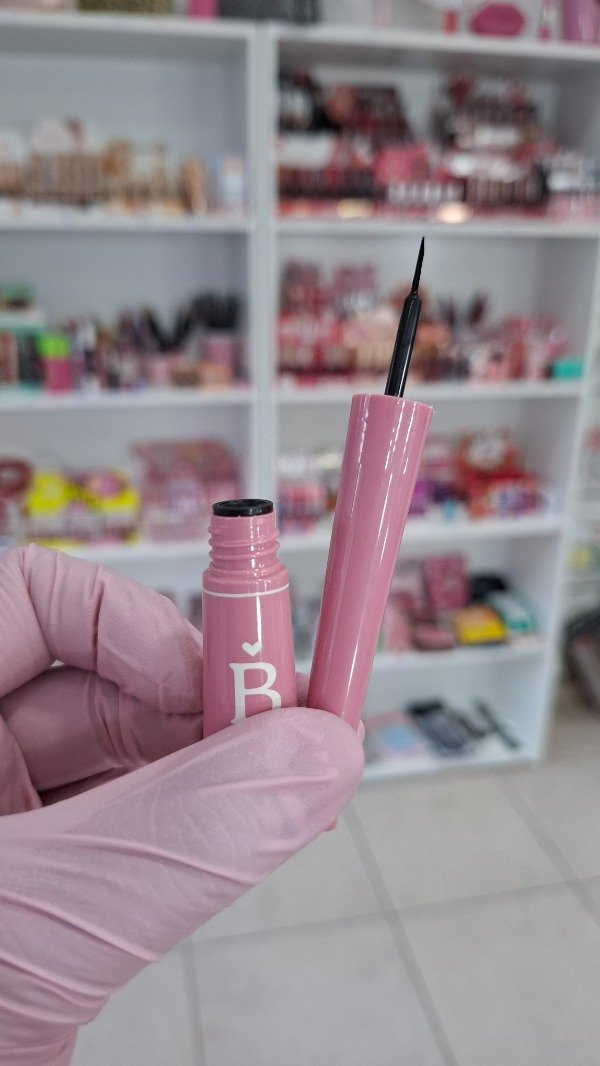 Producto - Delineador líquido BELLE GRACE