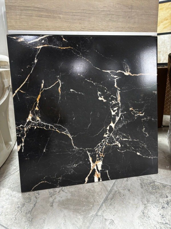 Producto - KALIFA NEGRO BRILLANTE 51X51