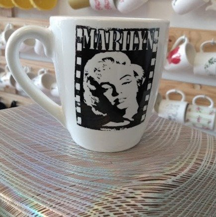 Producto - TAZA BOMBE DE CERÁMICA BLANCA MARILYN