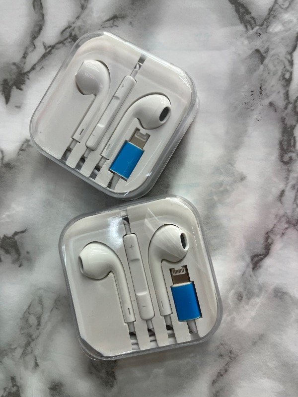 Producto - Auricular con cable entrada lighthing