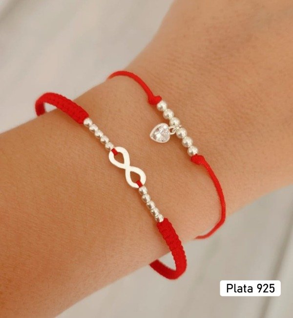 Producto - Pulsera hilo y macramé rojo