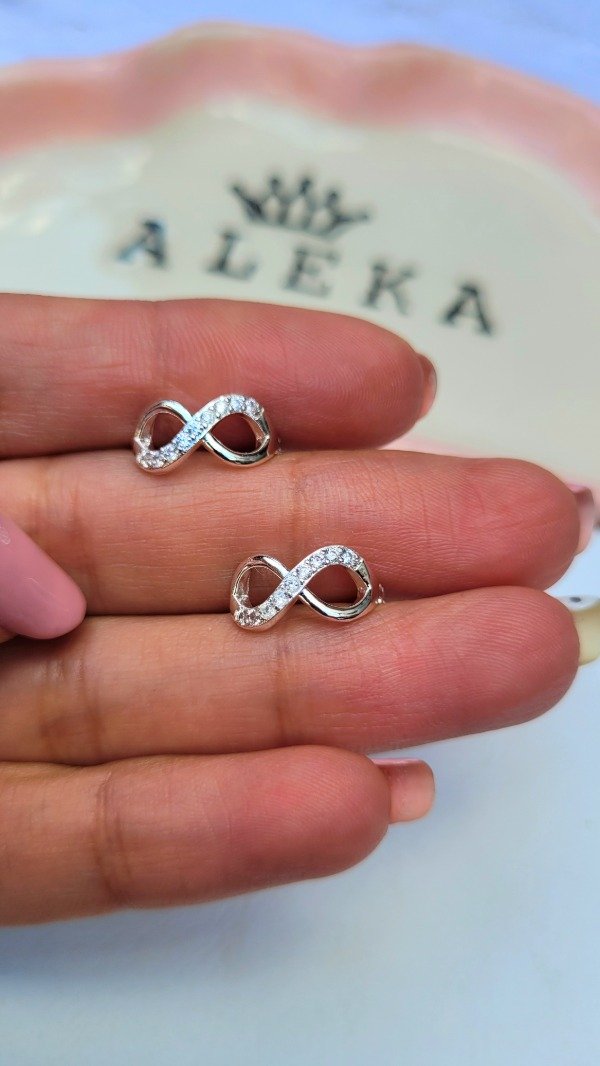 Producto - Argollas infinito de acero blanco