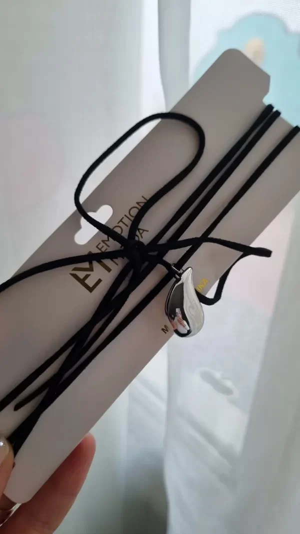 Producto - Chocker gota con gamuza negra