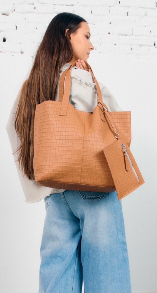 Producto - Tote Nadine cuero crocco suela