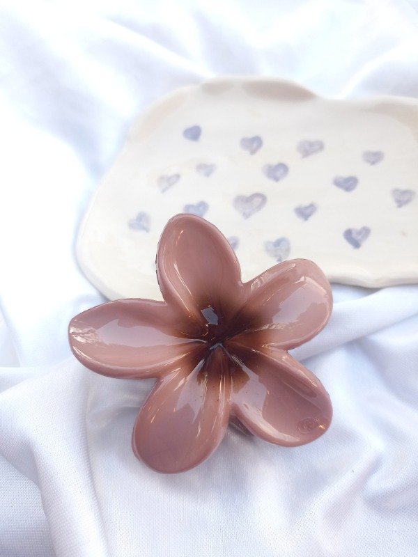 Producto - broche flor tertulia (café)