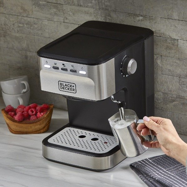 Producto - Cafetera espresso semiautomática 1.5L 1100w Black+Decker EM0312-0SDAR - 1