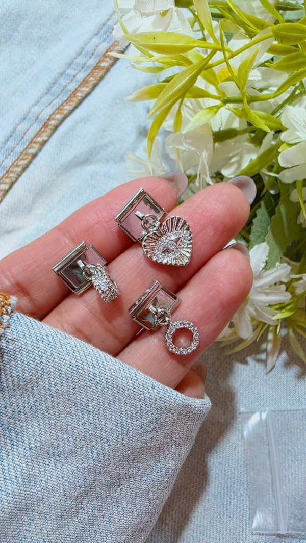 Producto - Charm dijes cubic AQ - 0