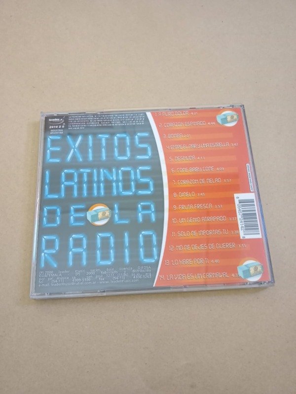 Producto - Éxitos latinos de la radio - Artistas varios - Leader music 2000 - 1