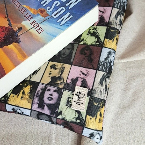 Producto - Funda para libros pocket con botón TS ERAS