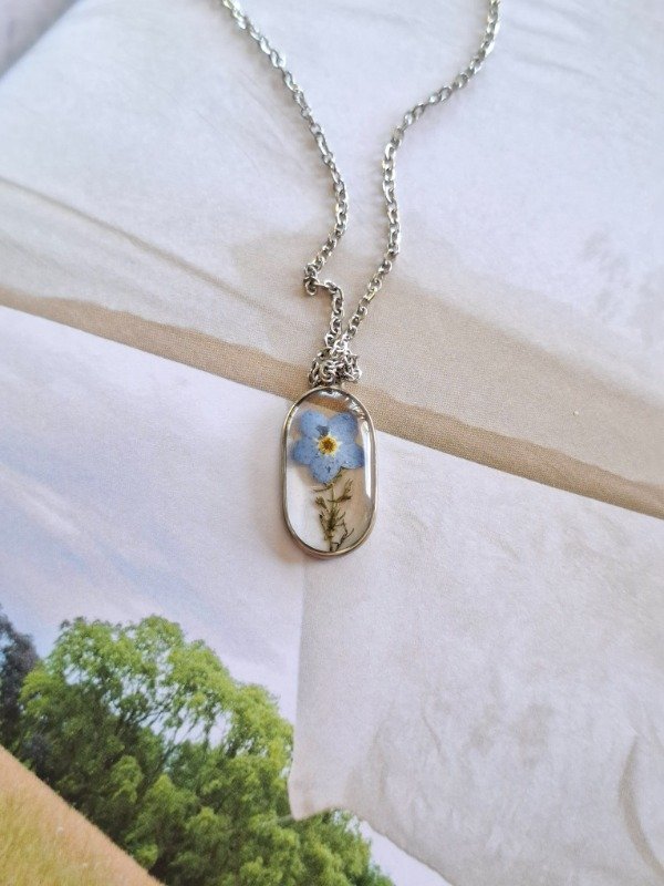 Producto - no me olvides en ramo plateado