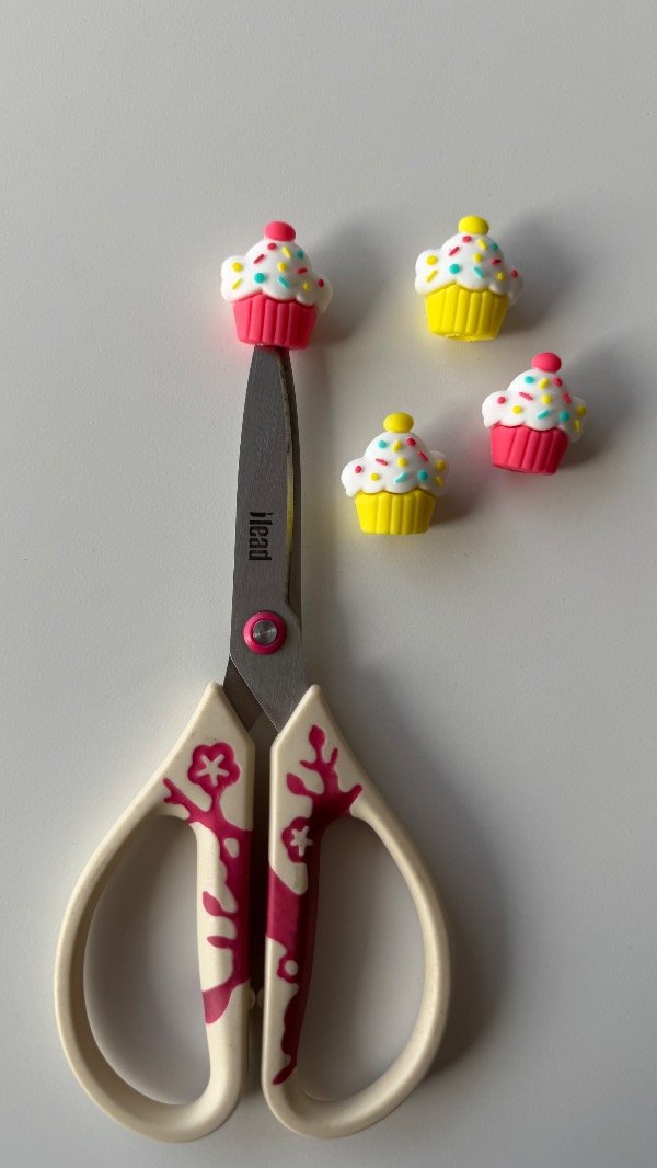 Producto - Tapa protectora de TIJERA y AGUJAS/ Cupcake - 0