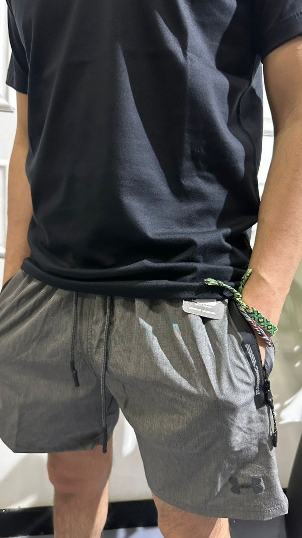Producto - Short deportivo gris oscuro