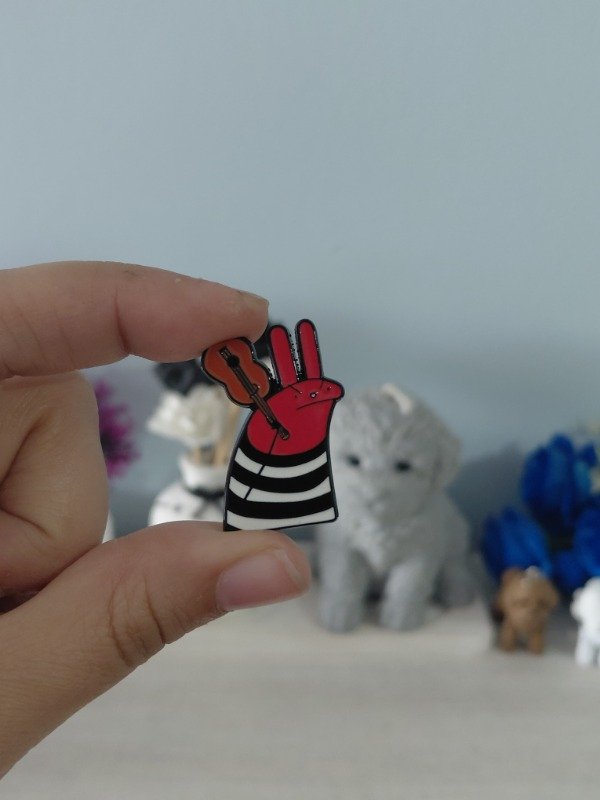 Producto - Pin metalizado - 31 minutos #1836