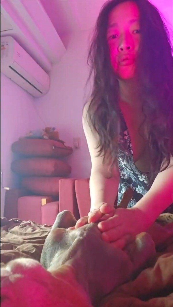 Producto - 006 Silver Little Dick and Mouth Kiss (8.53 min)