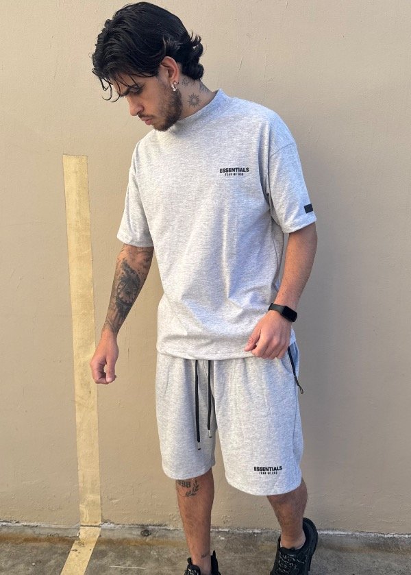 Producto - Remera Essentials Fear Of God Gris - 3