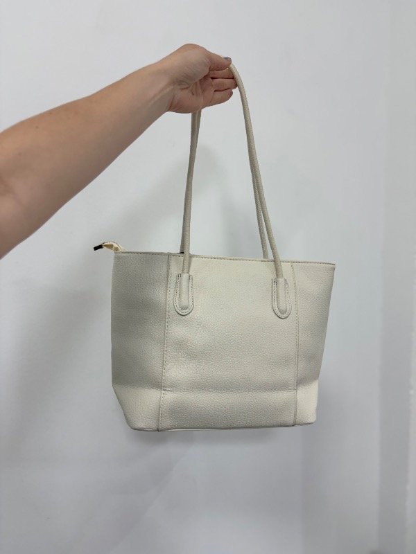 Producto - Cartera cuerina mediana con llavero osito - 1