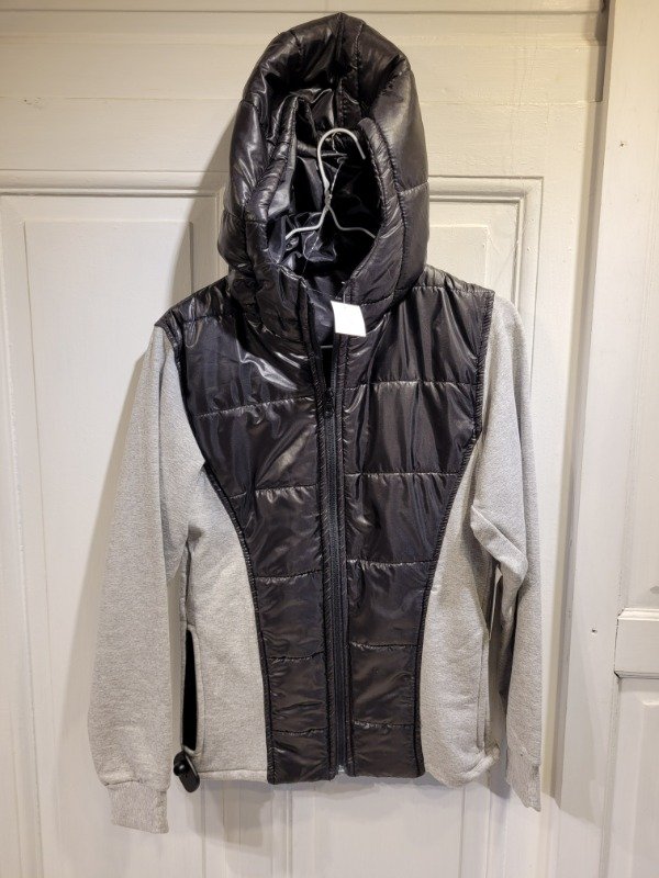 Producto - Campera SO CIPPO combinada Nueva C/etiqueta Talle 18 años - PRECIO: 32X