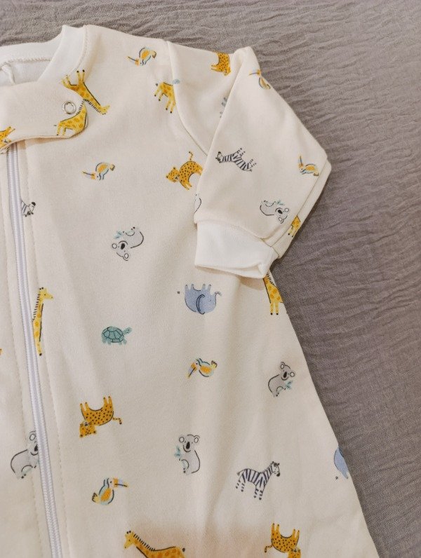 Producto - 18 MESES - Enterito premium con cierre