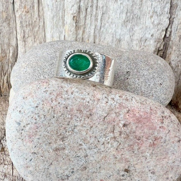 Producto - ANILLO ESMERALDA FACETADA