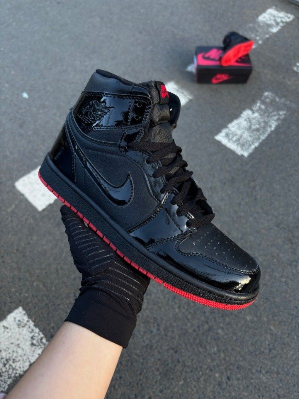 Producto - Jordan 1 Retro High Black Demon