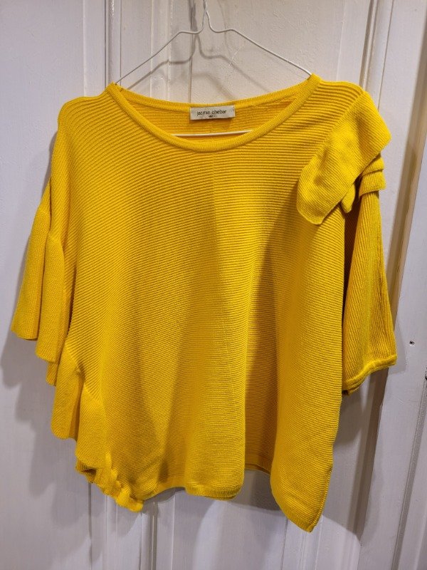 Producto - Sweater JAZMÍN CHEBAR amarillo con volados Talle 2 - PRECIO: 76X