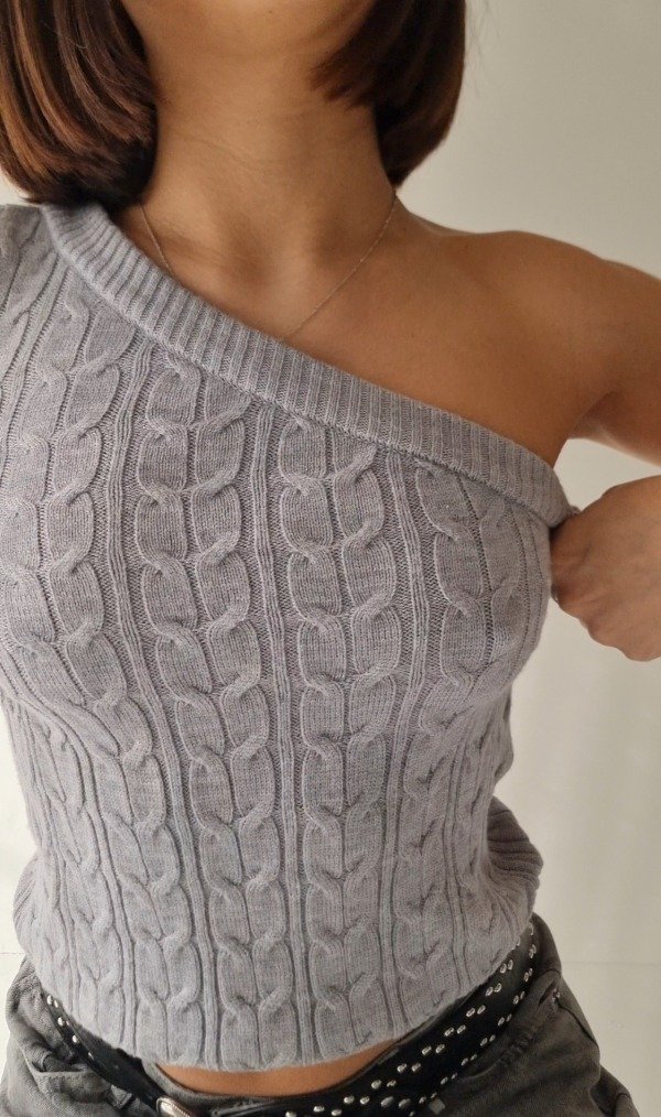 Producto - SWESTER UN HOMBRO