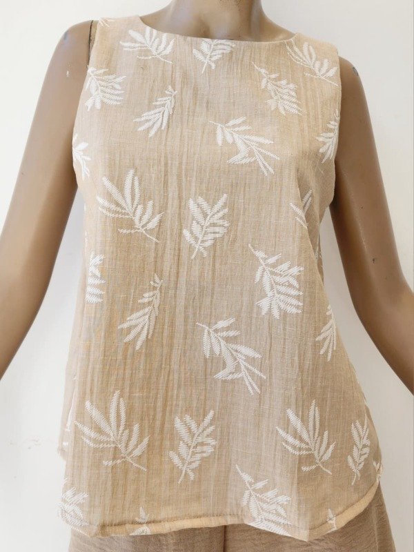 Producto - Musculosa Cerrada Greta Bordado  (Art. 5875)