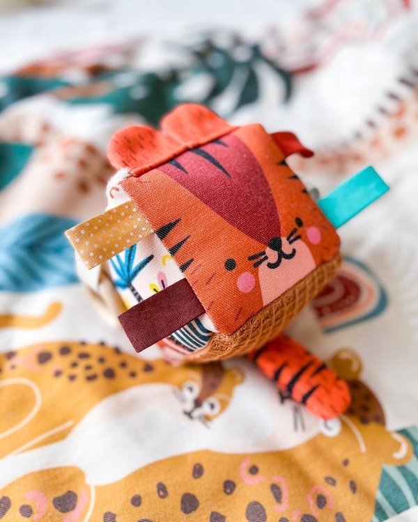 Producto - Cubo sensorial Tigre Simón