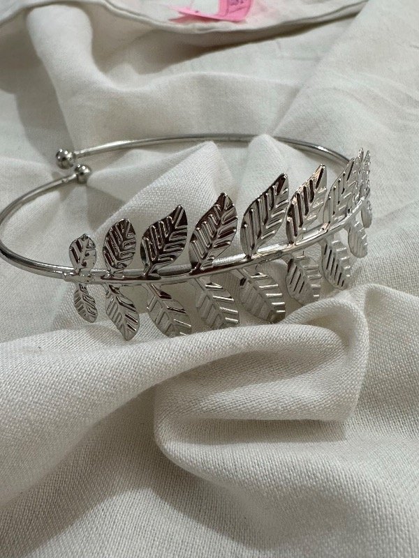 Producto - Brazalete plateado - 0