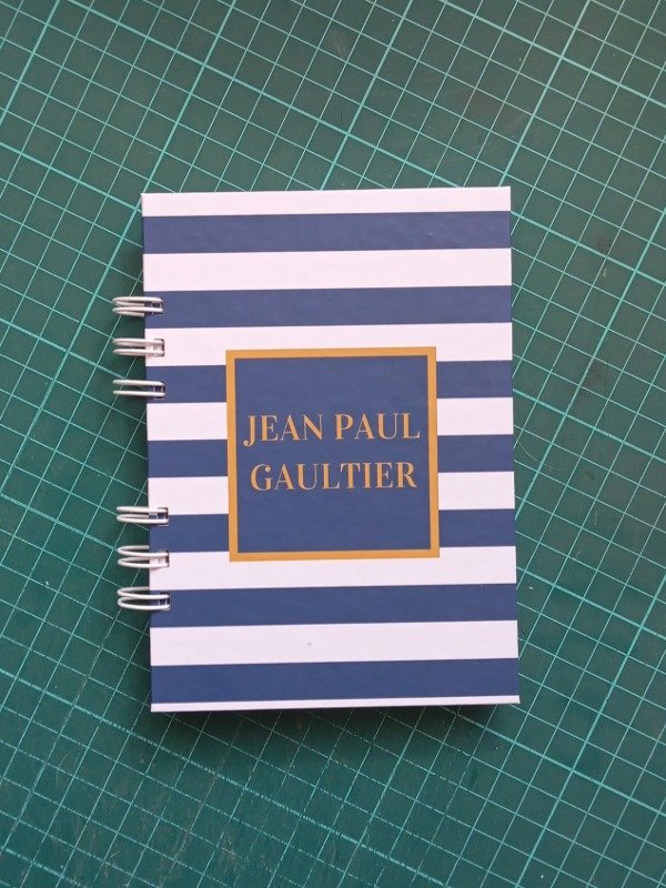 Producto - JEAN PAUL GAULTIER: Libreta A6 - LEYENDAS DE LA MODA