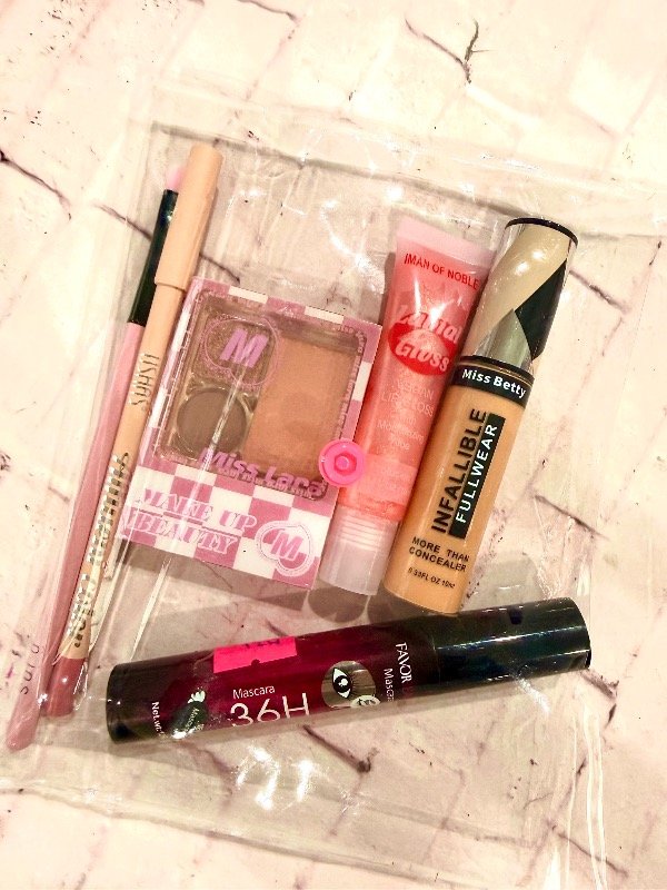 Producto - Kit inicial de maquillaje