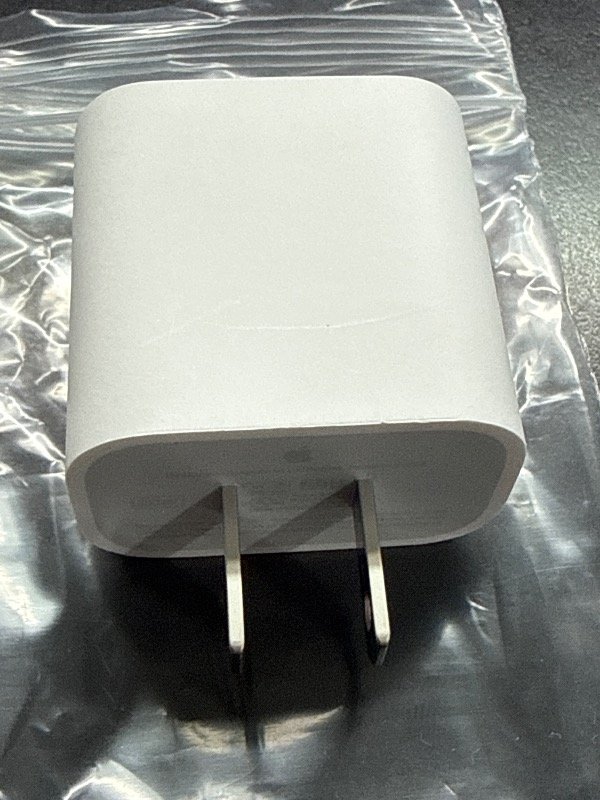 Producto - CARGADOR 20W APPLE ORIGINAL - USADO - GRADO A