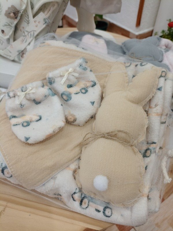 Producto - SET NACIMIENTO 4 PIEZAS BEIGE