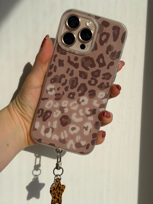 Producto - Case animal print con accesorio marron