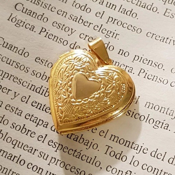 Producto - relicario corazón de acero