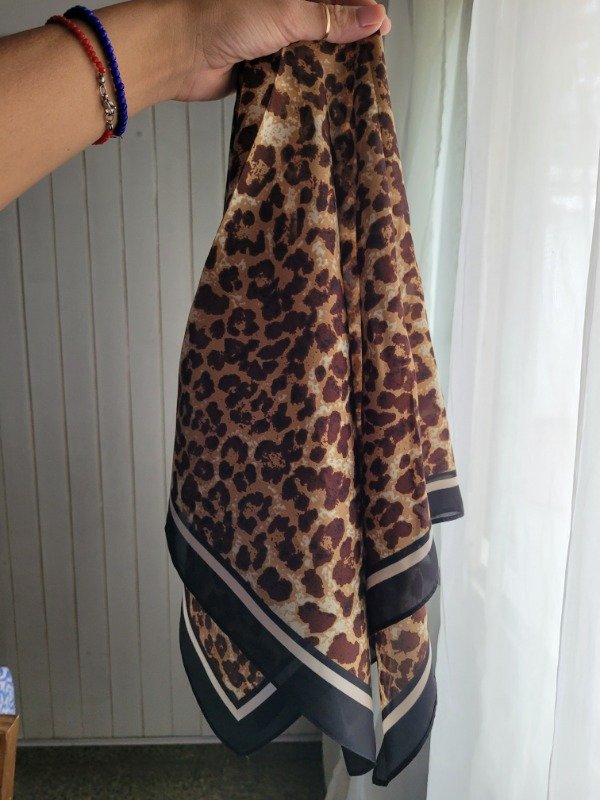 Producto - Pañuelo cuadrado Emma 70x70