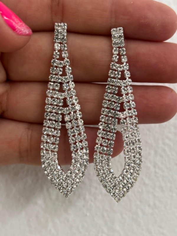 Producto - AFF0049 Aros fantasía blanco fiestas colgantes strass