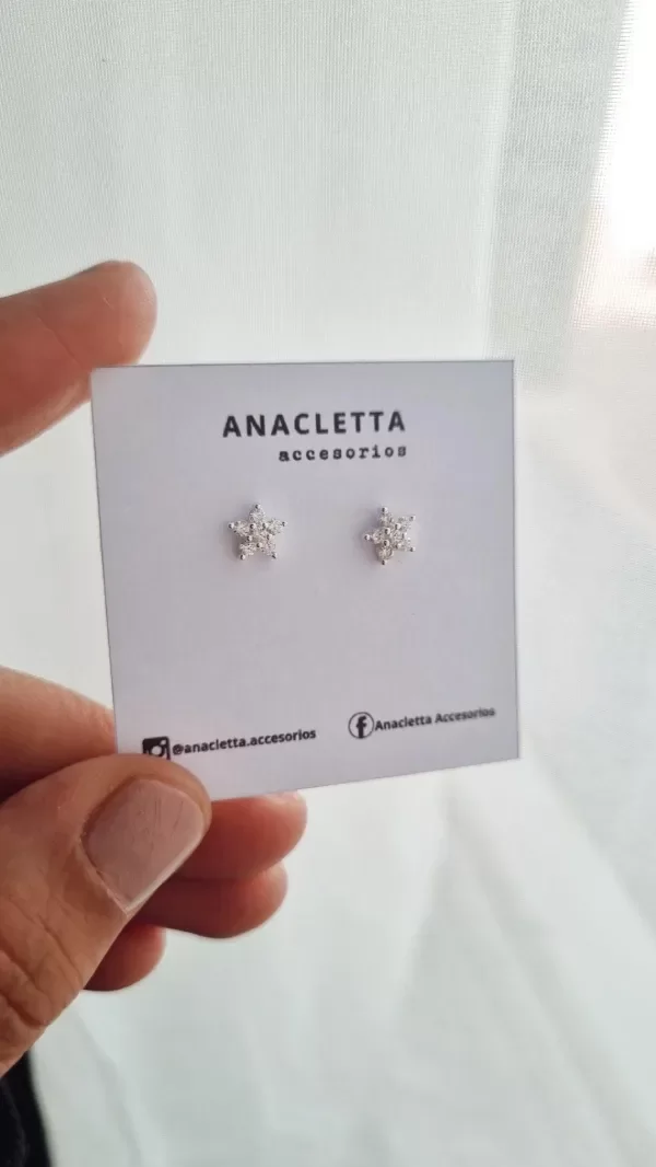 Producto - Aros flor con zircones blancos engarzados plata 925