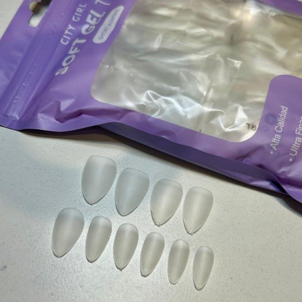 Producto - Tips soft gel Almendras CORTOS X600u City Girl