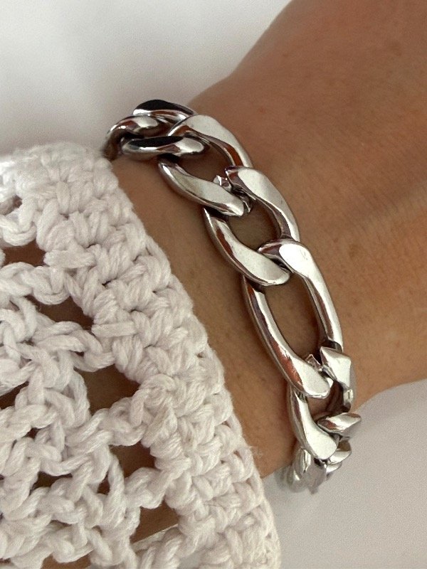 Producto - P709 Pulsera plana grosor 3.0 / 2 medidas de largo acero quirúrgico