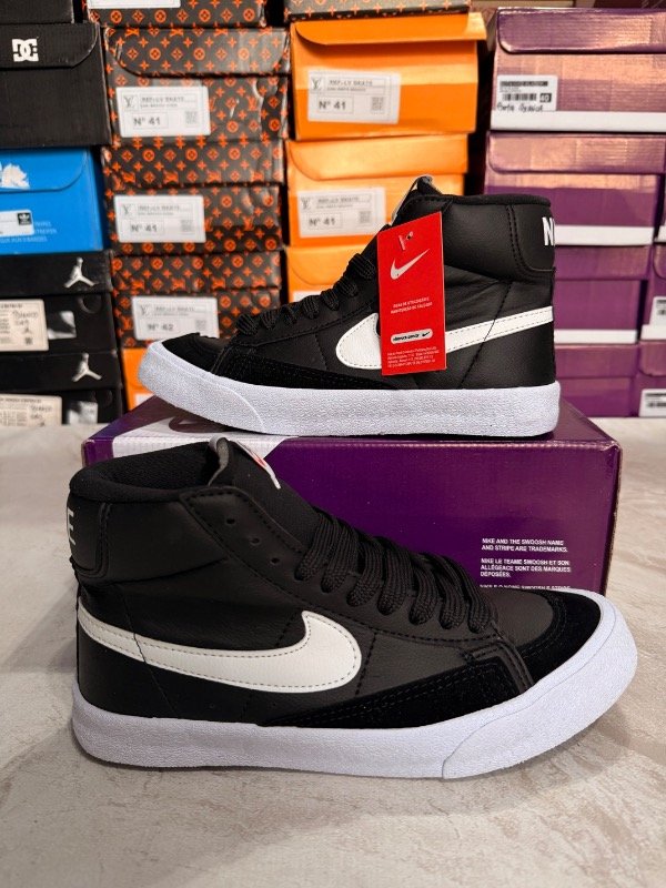 Producto - Nike Blazer MID Negro