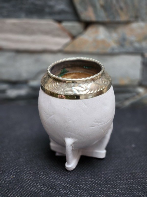 Producto - Torpedo Cincelado Alpaca Blanco (detalle estético)