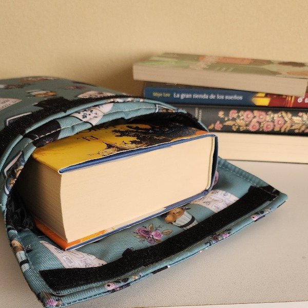 Producto - Funda para libros extra estándar Gatitos Verdes IMPERMEABLE - 0